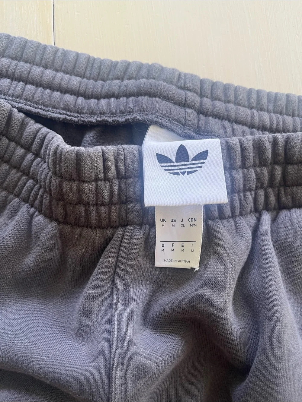adidas classic comfy